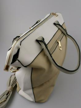 Nicole Brown: Schöne Handtasche mit Zierschloss